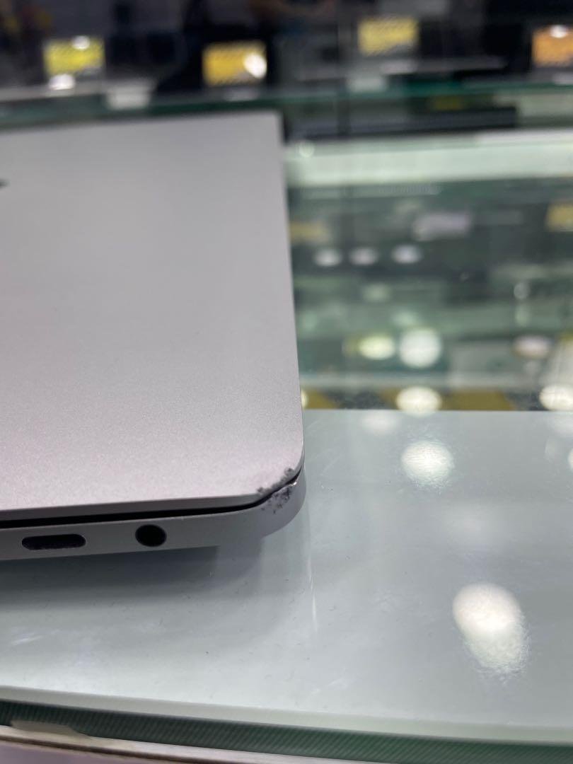 MacBook Pro 15 2018 512GB 2