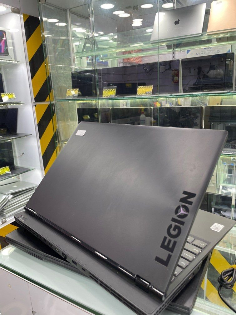 Lenovo Legion 15 Y530 Gaming Laptop 2