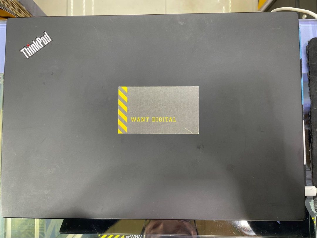 Lenovo ThinkPad T14s gen.1 i7 16GB 512GB02