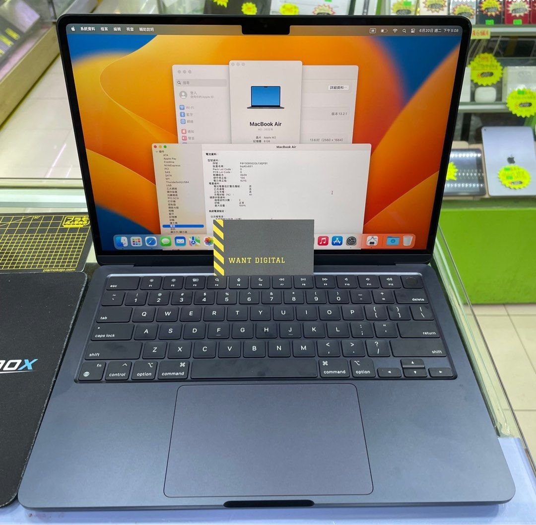 99 New MacBook Air M282561