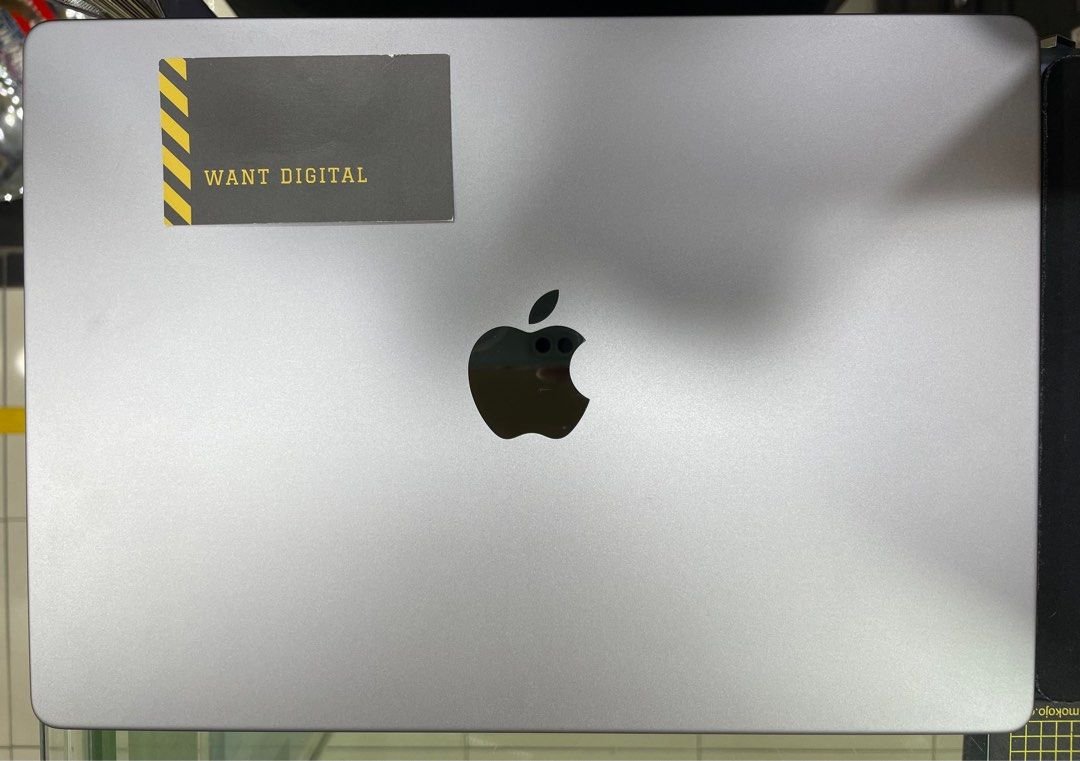 99 New MacBook Pro 14 2021 M1pro 4