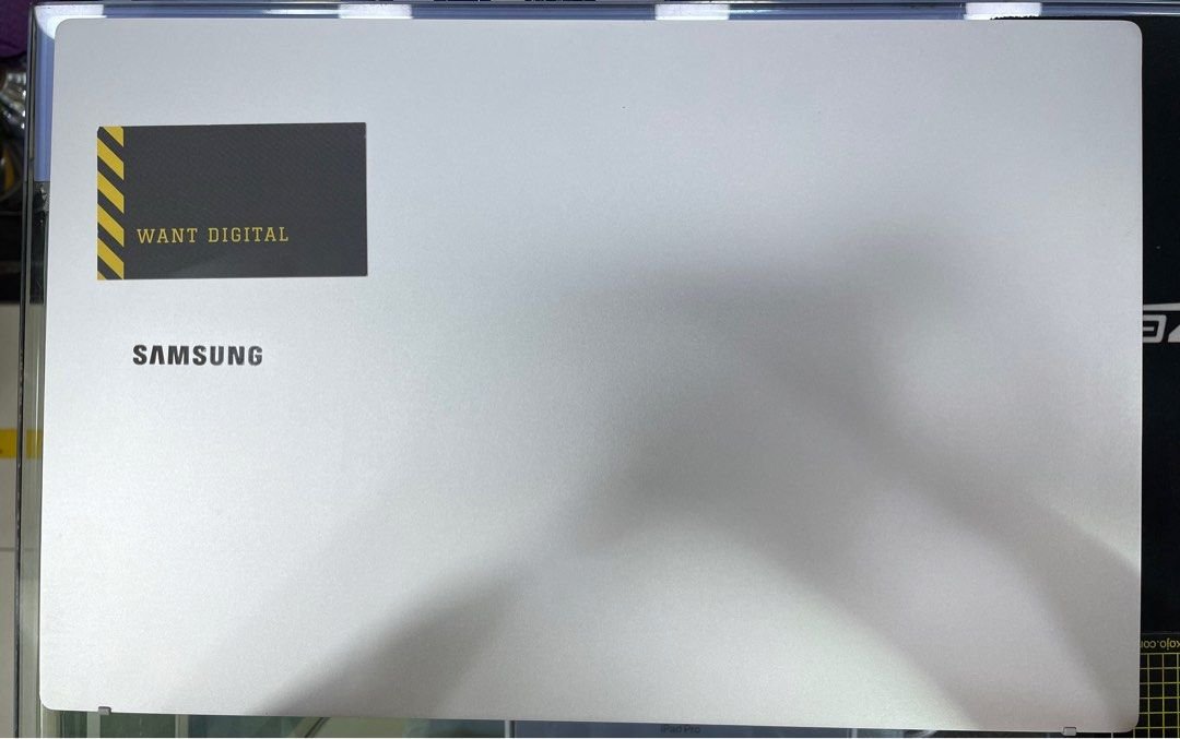 Samsung Galaxy Book 15.6 i7 16GB 4