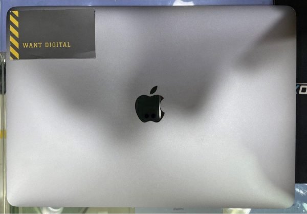 MacBook Pro 13 2018 i5 2.382565