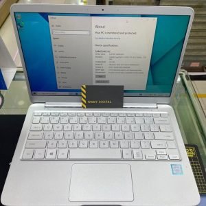 文書輕便之選 Samsung NP900X3N i7 7500U16512 1