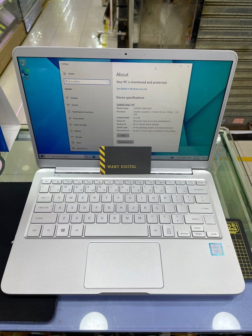 文書輕便之選 Samsung NP900X3N i7 7500U16512 1