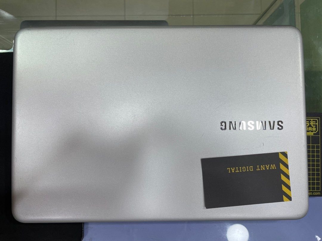 文書輕便之選 Samsung NP900X3N i7 7500U16512 4